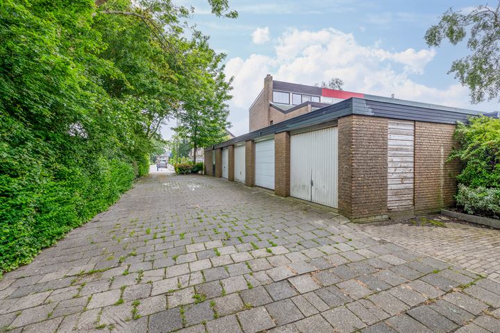 Bekijk foto 38 van Brahmsstraat 2