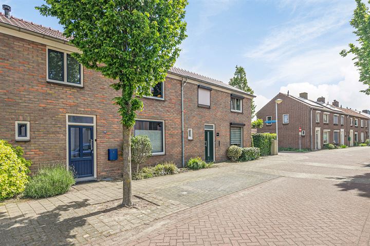 Bekijk foto 2 van Wervelstraat 7