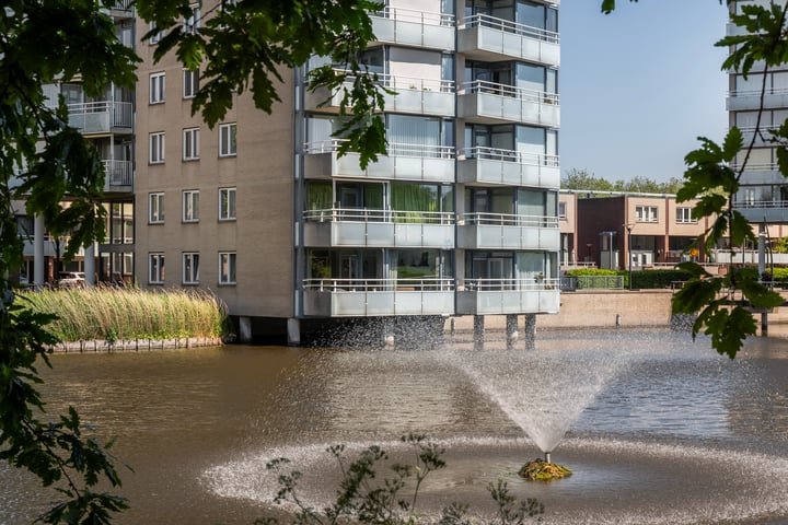 Bekijk foto 28 van Joop den Uyllaan 1