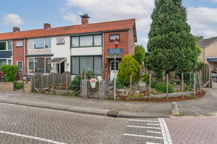 Bekijk foto 1 van Ina Boudier-Bakkerstraat 17