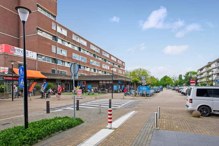 Bekijk foto 30 van Laan van Ouderzorg 14