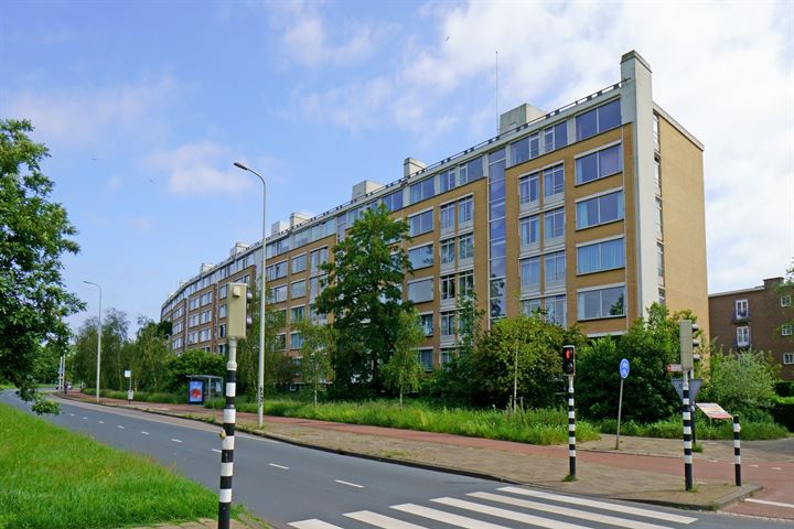 View photo 1 of Landréstraat 1059