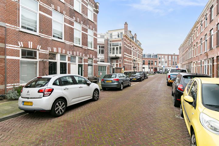 View photo 5 of Zandvoortstraat 36