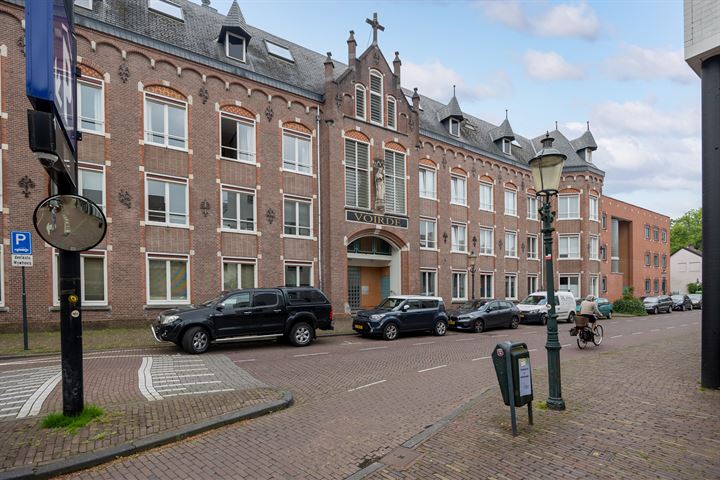 Bekijk foto 2 van Sint Andriesstraat 57