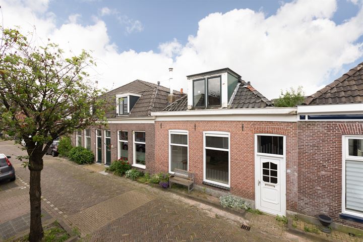 View photo 1 of Looxmastraat 12