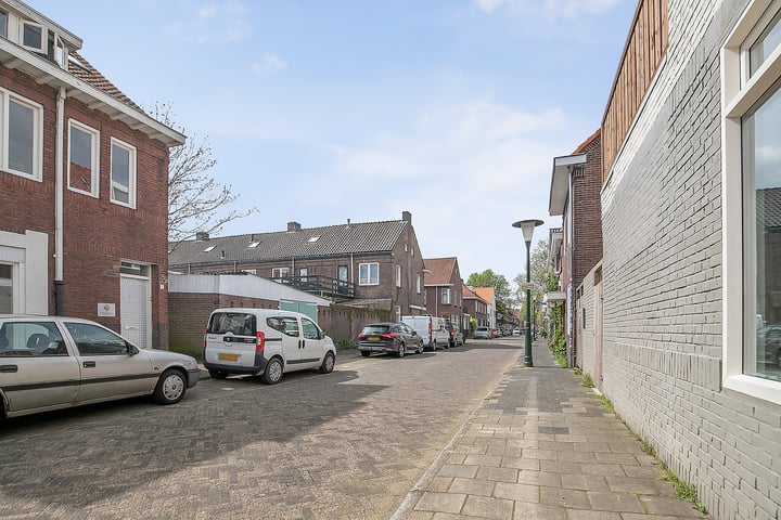 View photo 3 of Ranonkelstraat 1