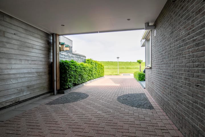 Photo 14 of Roebol 69