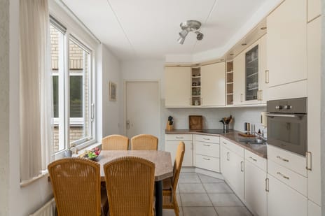 Bach 3 tertiary image