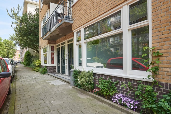 View photo 7 of Lorreinenstraat 8-H