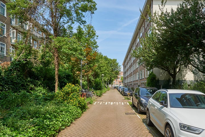 View photo 27 of Lorreinenstraat 8-H