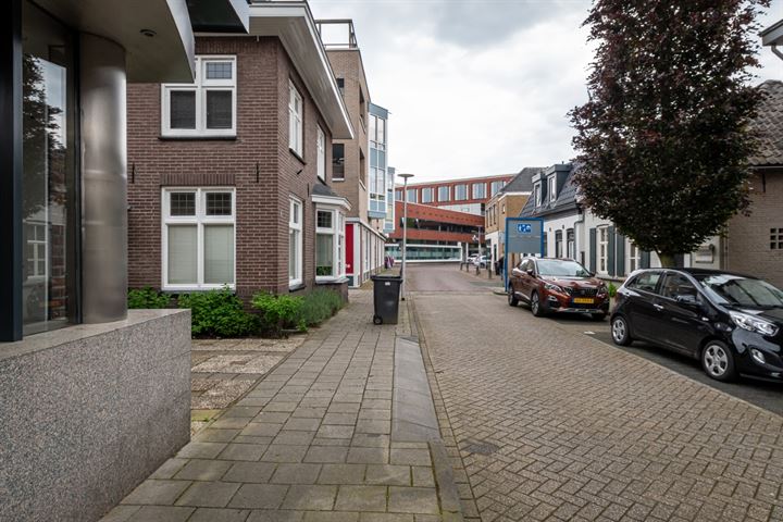 Bekijk foto 27 van Spoorstraat 6