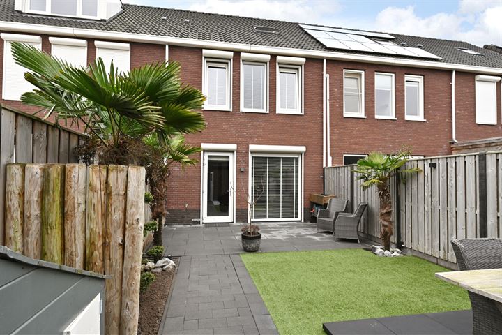 View photo 27 of Merelstraat 17