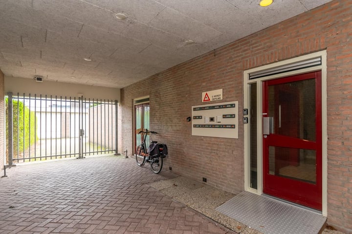 View photo 39 of Brinkstraat 37