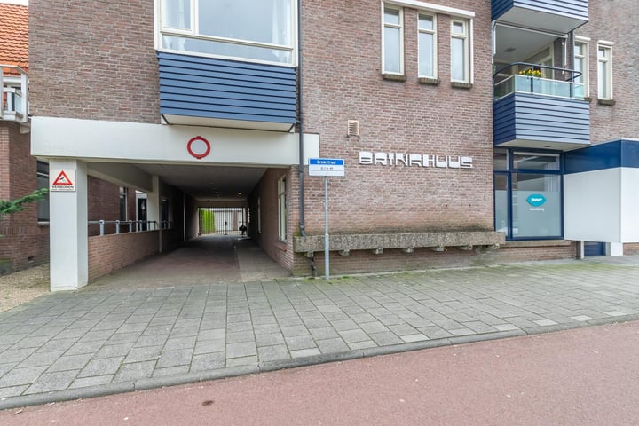 View photo 40 of Brinkstraat 37