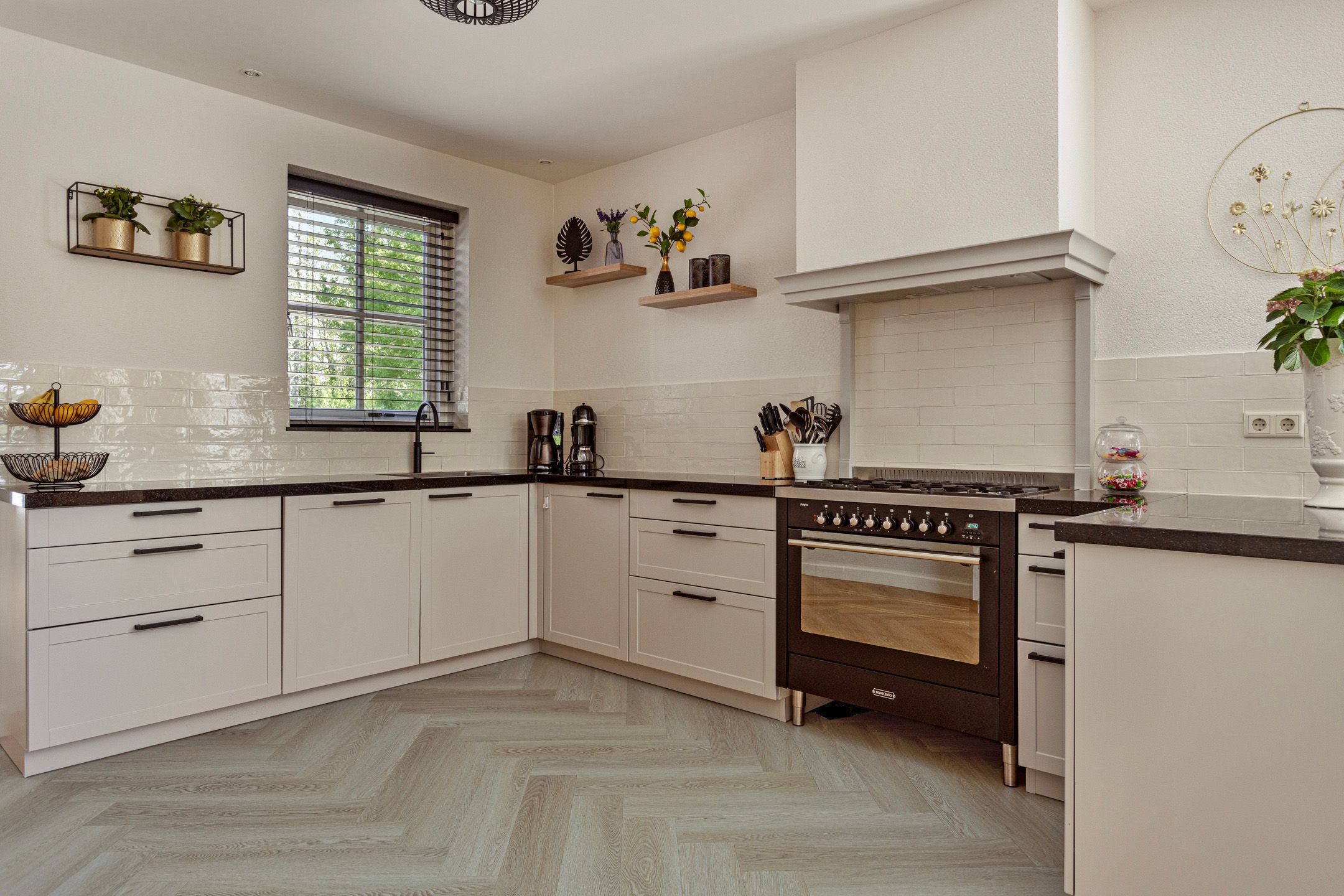 Foto 18 van Schuwacht 158