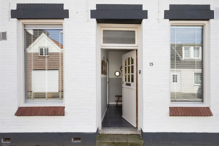 Bekijk foto 4 van Rozemarijnstraat 15