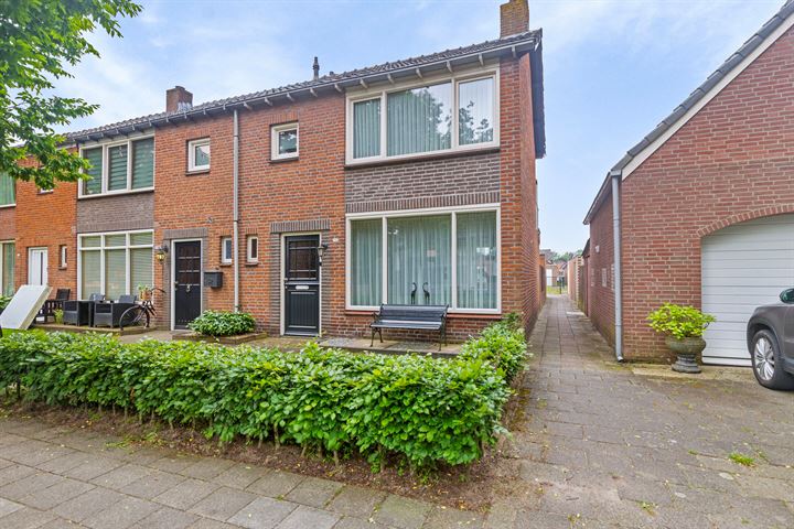 Bekijk foto 1 van Klaproosstraat 98