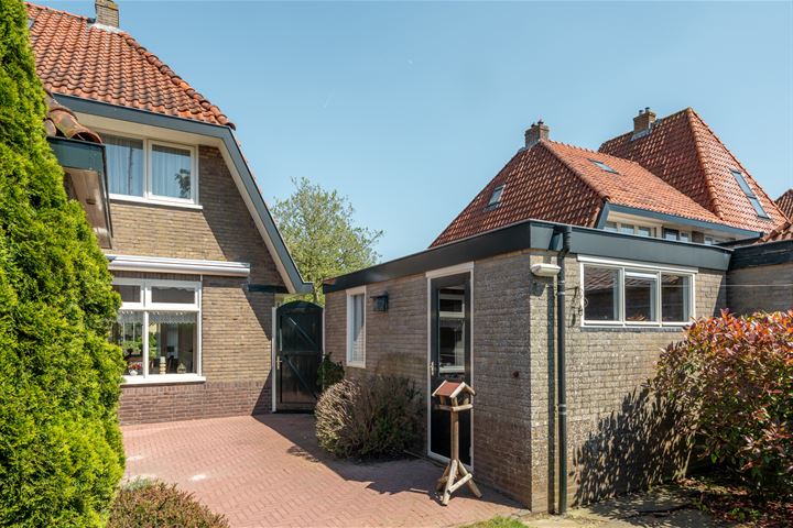 Bekijk foto 32 van Hertog van Saxenlaan 25