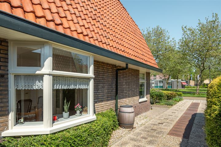 Bekijk foto 34 van Hertog van Saxenlaan 25