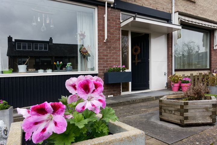 View photo 2 of van Lumeystraat 20