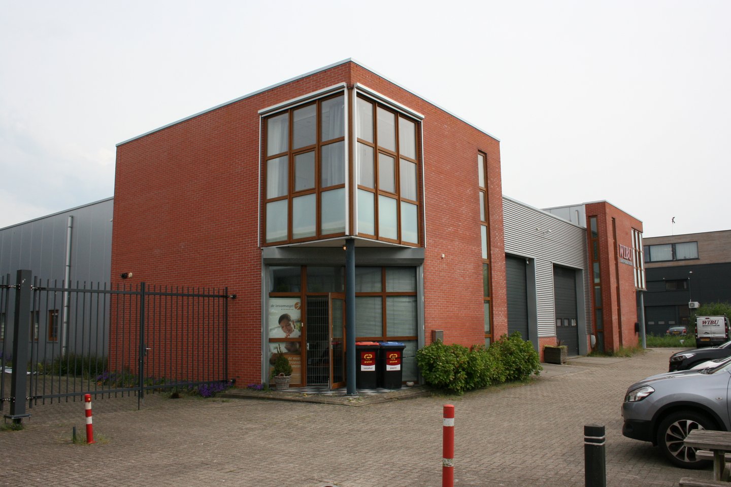 View photo 2 of Witte Vlinderweg 15 A