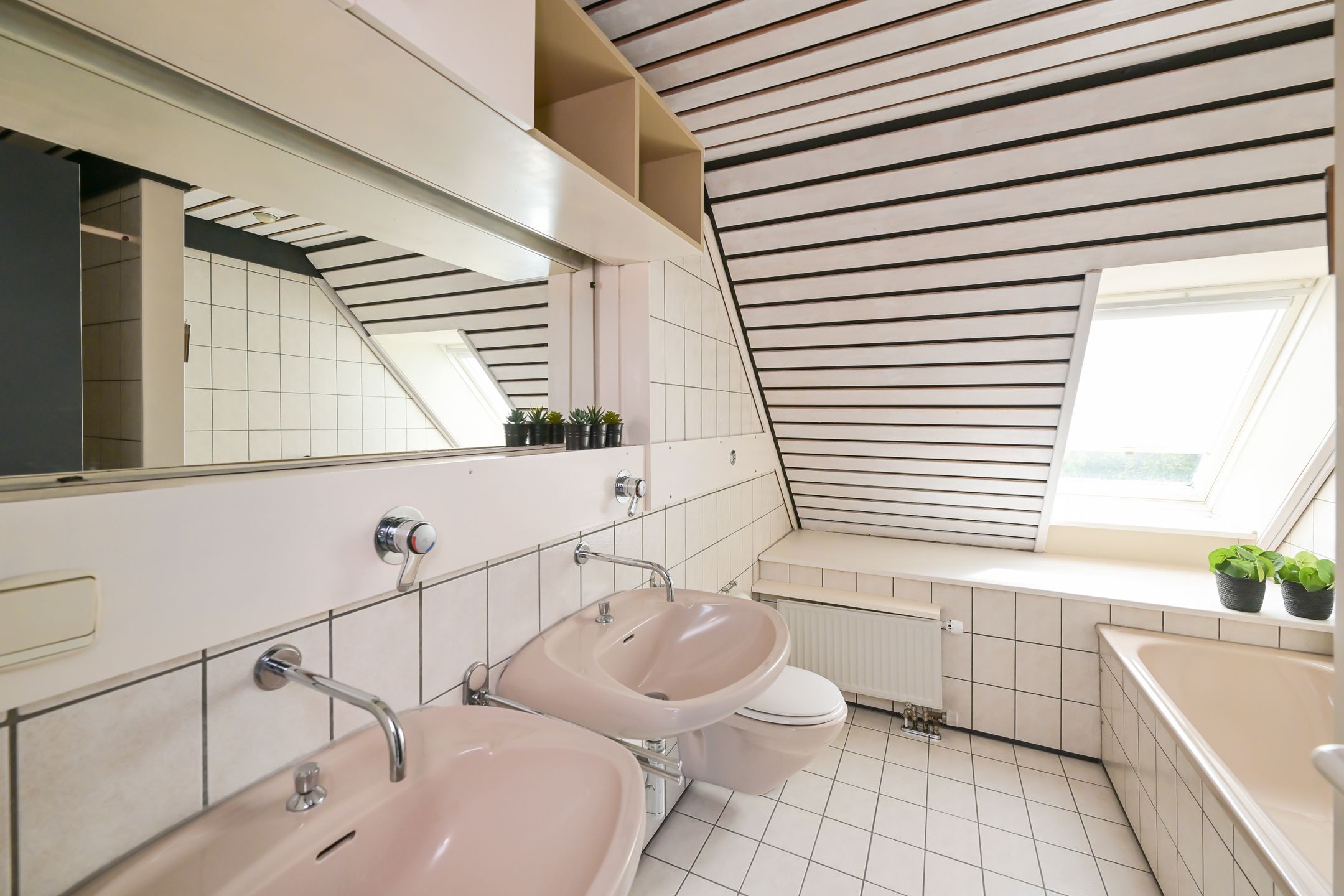 Photo 24 of Zuideinde 32-E