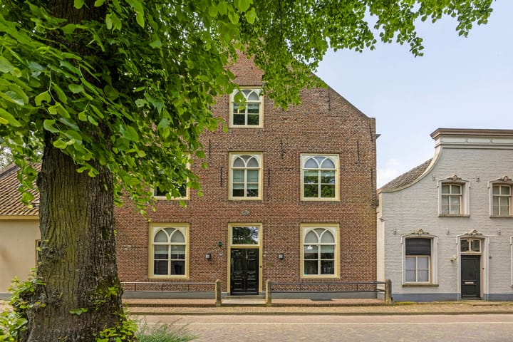 Foto 1 van Kerkplein 22