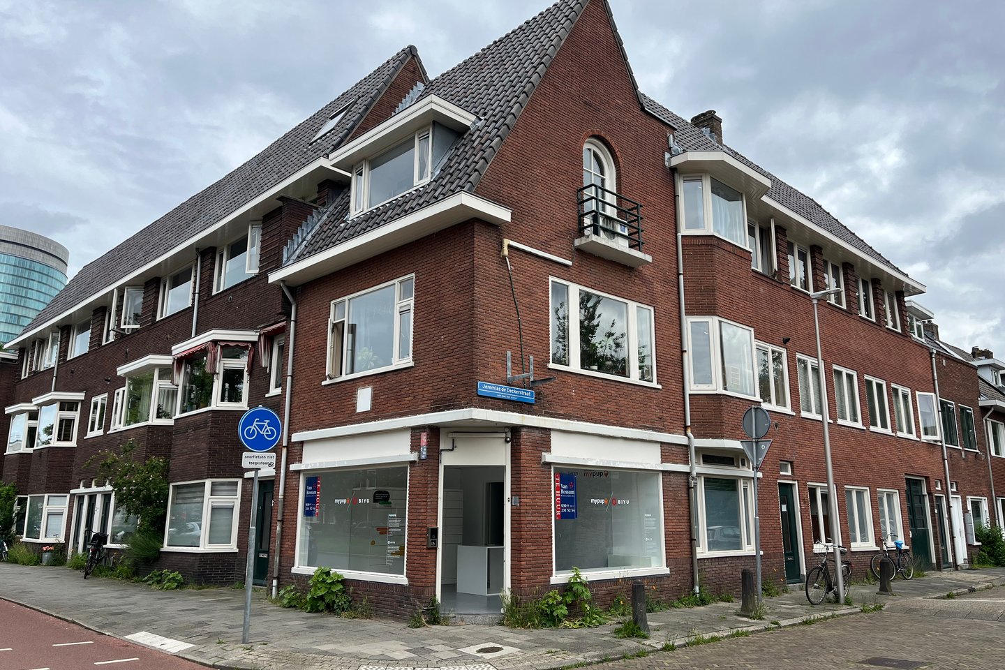 Bekijk foto 1 van Jeremias de Deckerstraat 2