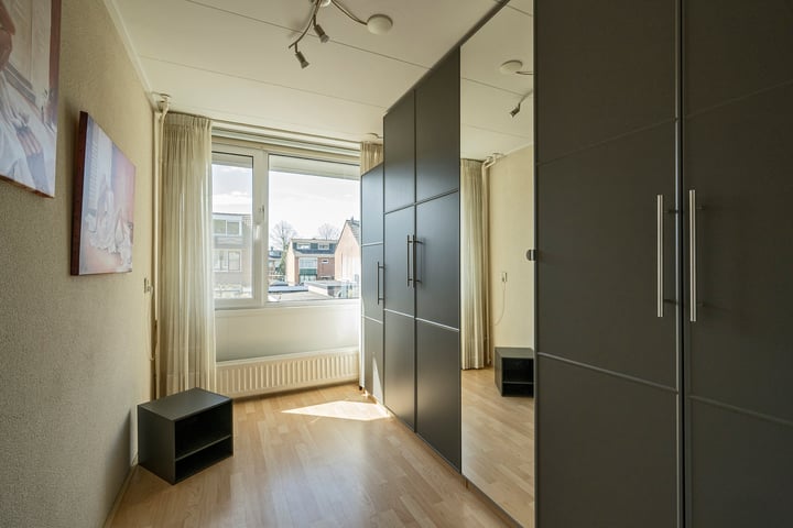 Bekijk foto 32 van Bartokstraat 11