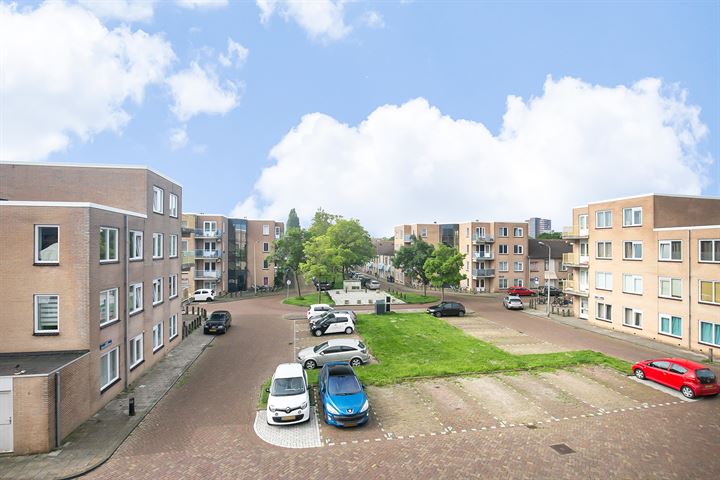 Bekijk foto 17 van Pieter Poststraat 63