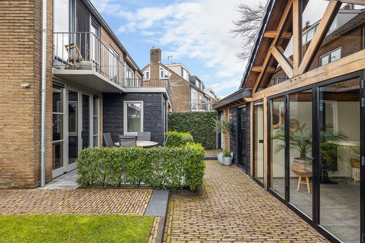 Bekijk foto 33 van De Ruyterstraat 26