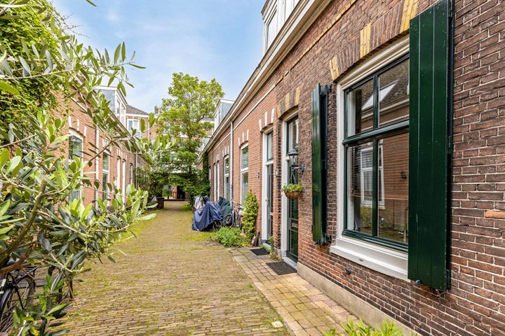 View photo 5 of Van der Tasstraat 10