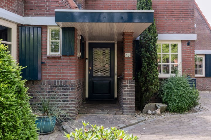 Foto 10 van Sint Josephplein 13