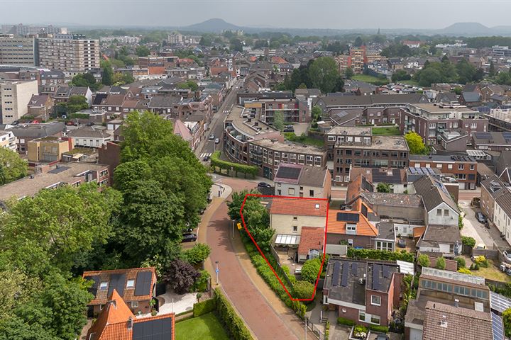 Bekijk foto 36 van Einderstraat 70