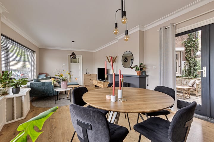 Foto 12 van Parallelweg 1