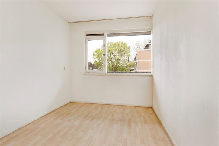 View photo 7 of Platostraat 54