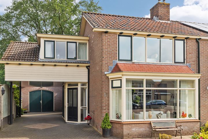 Bekijk foto 1 van Prins Bernhardstraat 61