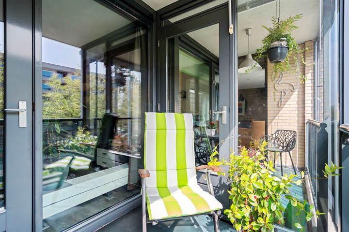 View photo 32 of Lasserstraat 148