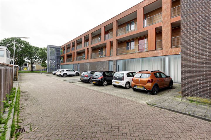 Bekijk foto 2 van Steenbokstraat 32-J