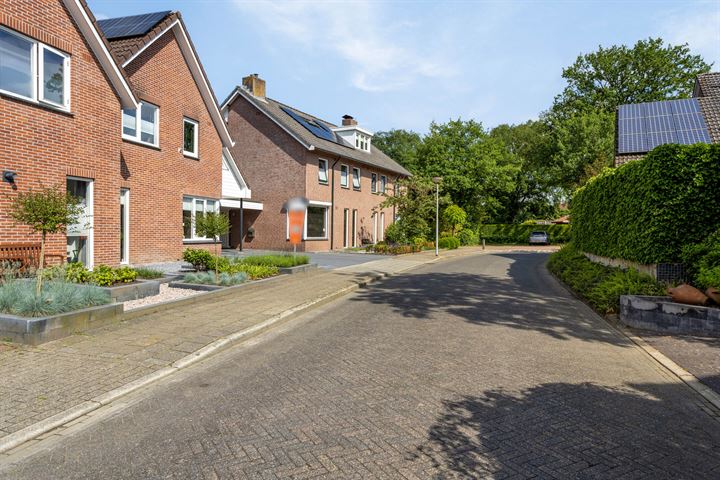 Bekijk foto 34 van Zwaluwstraat 84