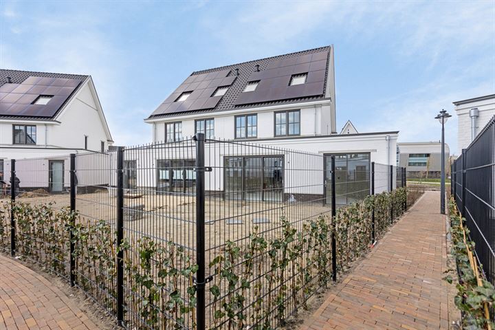 Bekijk foto 32 van Rosellestraat 22