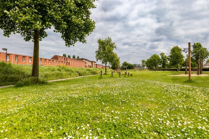 Bekijk foto 35 van Hof van Parijs 22