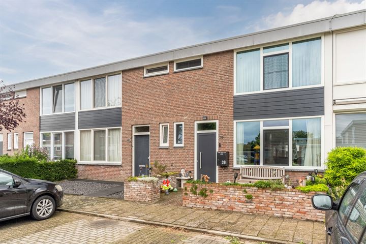 Bekijk foto 1 van Scheldestraat 39