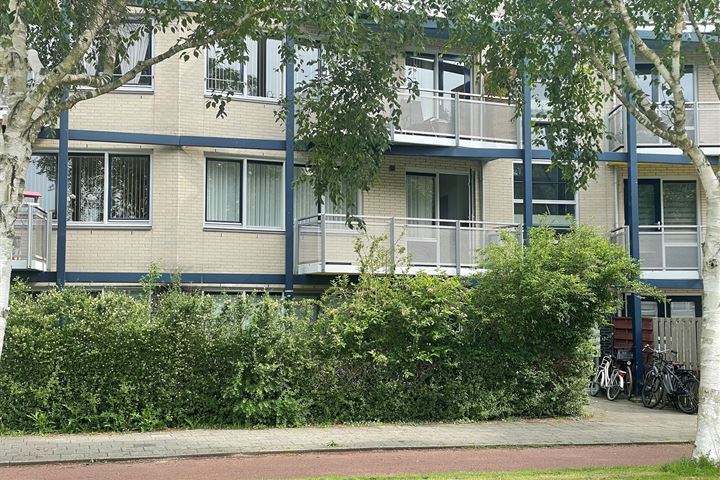 Bekijk foto 3 van J.M. den Uylstraat 36