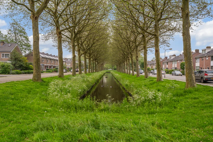 Bekijk foto 33 van Van Groeneveltlaan 71