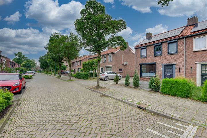 Bekijk foto 6 van Ruysdaelstraat 24