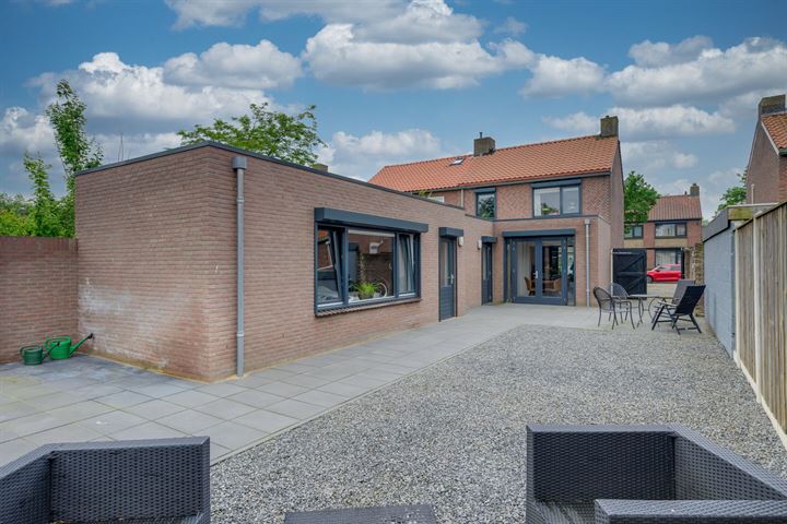 Bekijk foto 47 van Ruysdaelstraat 24