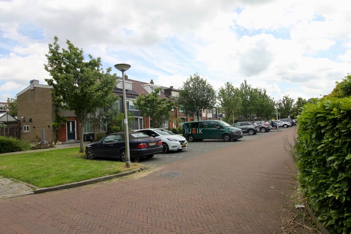 View photo 30 of Mendelstraat 44