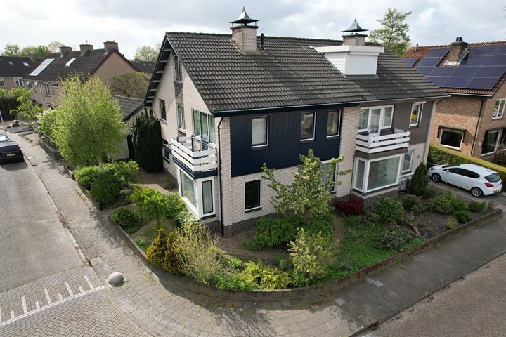 View photo 1 of Duivenvoorde 69