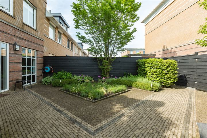 View photo 37 of Mondriaanstraat 17